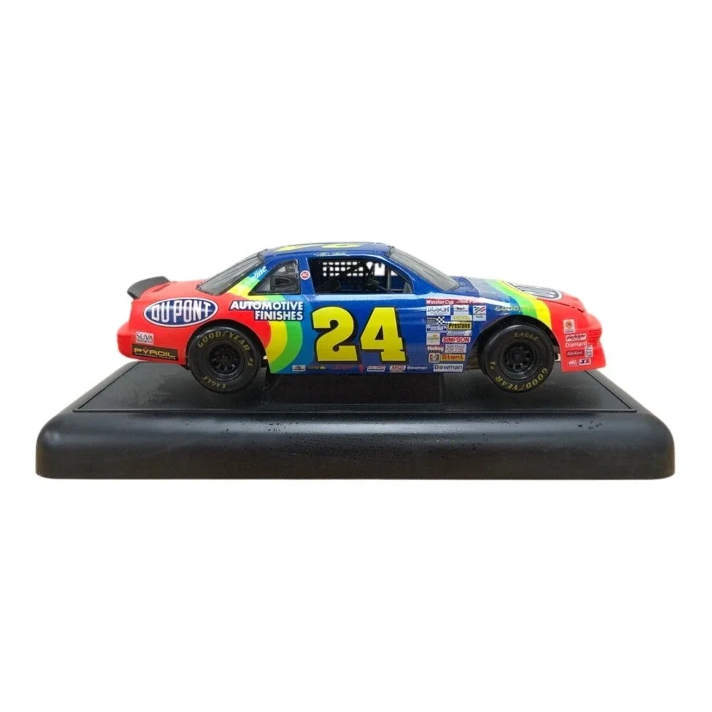 Action Performance Jeff Gordon 24 1:24 Adult Rainbow DuPont Chevrolet Lumina Car